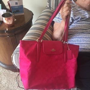 Womes Coach Hand Bag